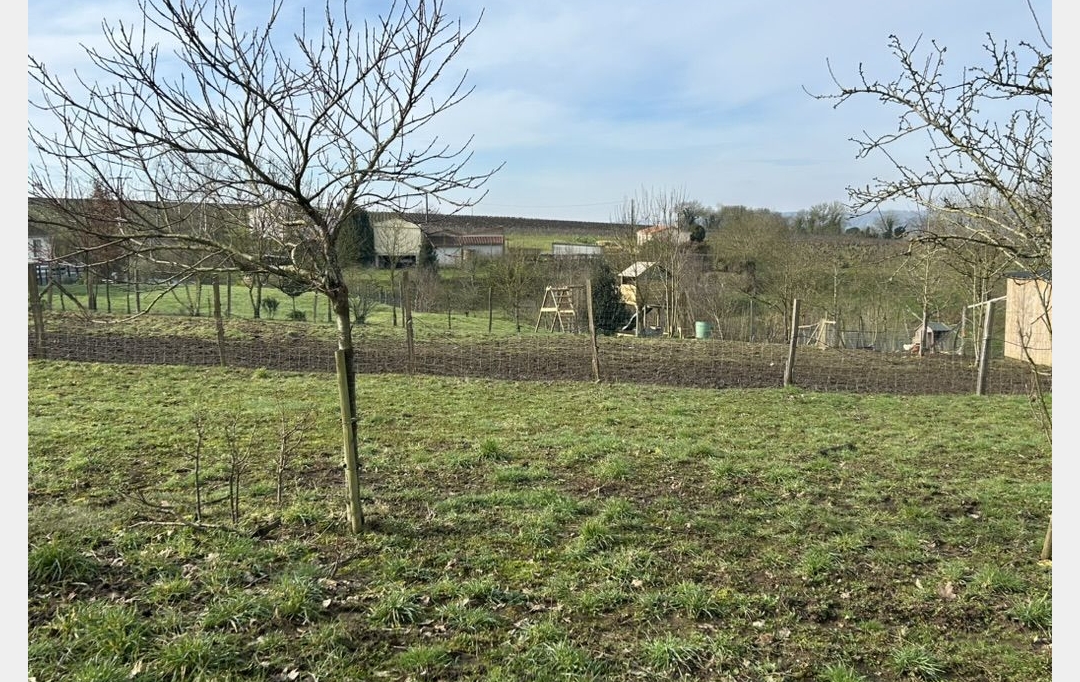 STEF'IMMO : Ground | LA CHAPELLE-BASSE-MER (44450) | 1 070 m2 | 115 500 € 