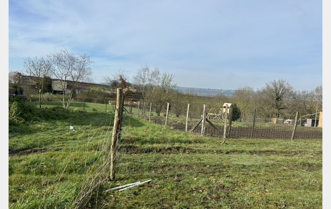 STEF'IMMO : Ground | LA CHAPELLE-BASSE-MER (44450) | 1 070 m2 | 115 500 € 